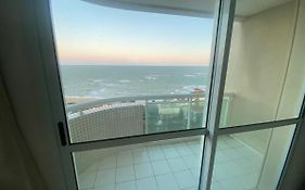 Flat Condominio Golden Macae Vista Mar De Luxo Ate 4 Pessoas